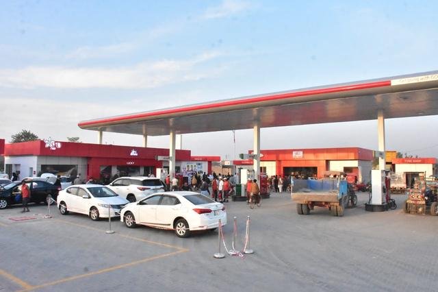 The Lucky Petroleum forecourt with the GO canopy overhead